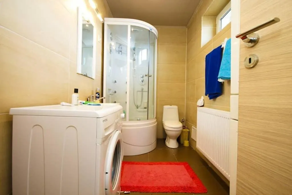 Penthouse Larry Daire Bükreş