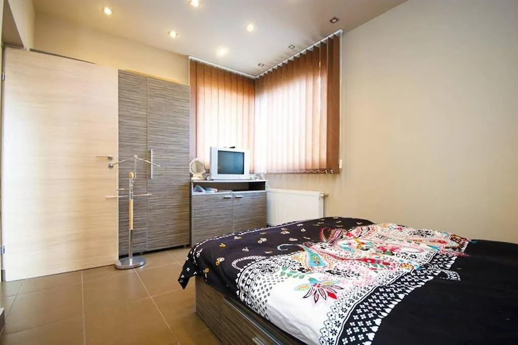 Penthouse Larry Apartamento Bucareste 0*,  Roménia